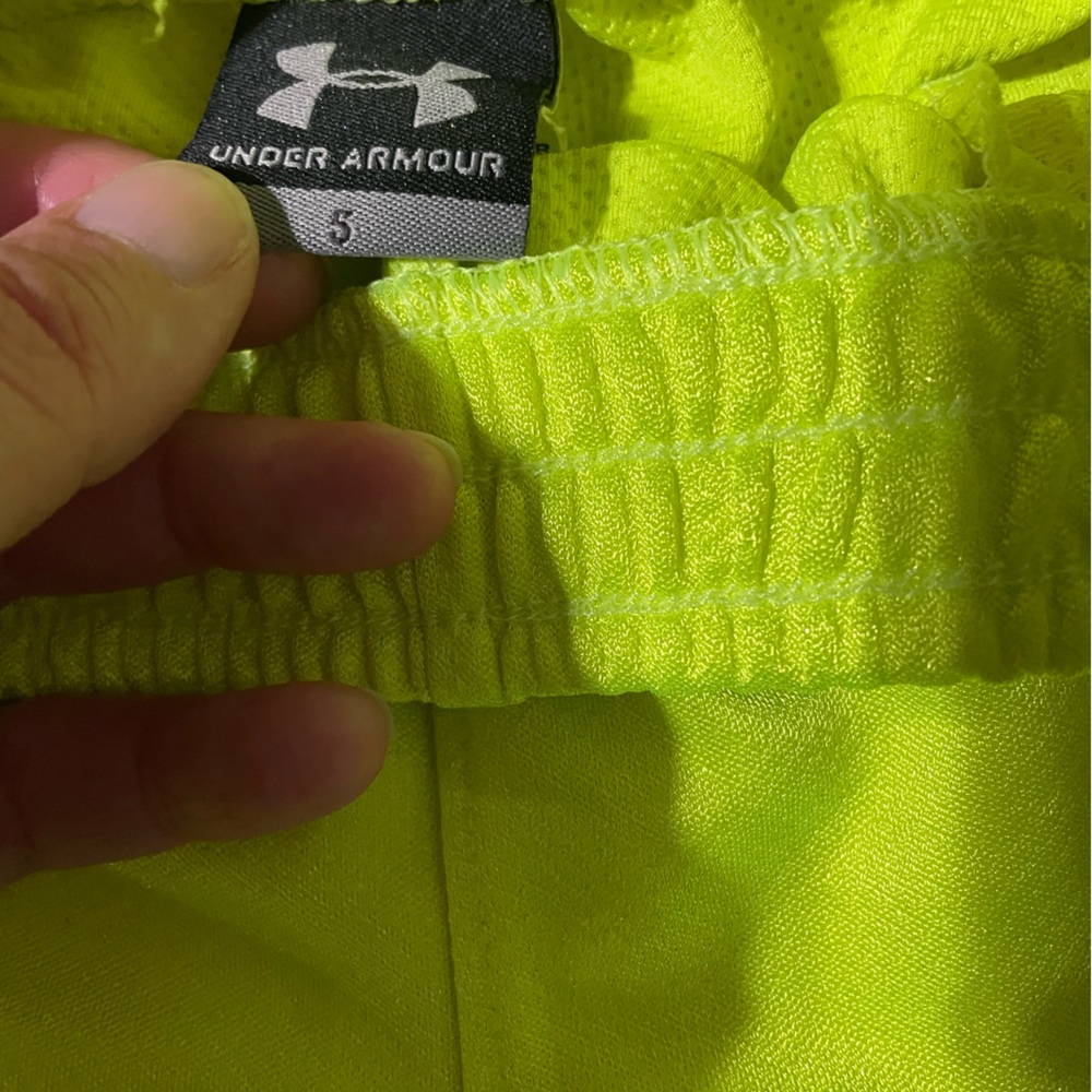 Boys Under Armour Shorts - Picture 5 of 10